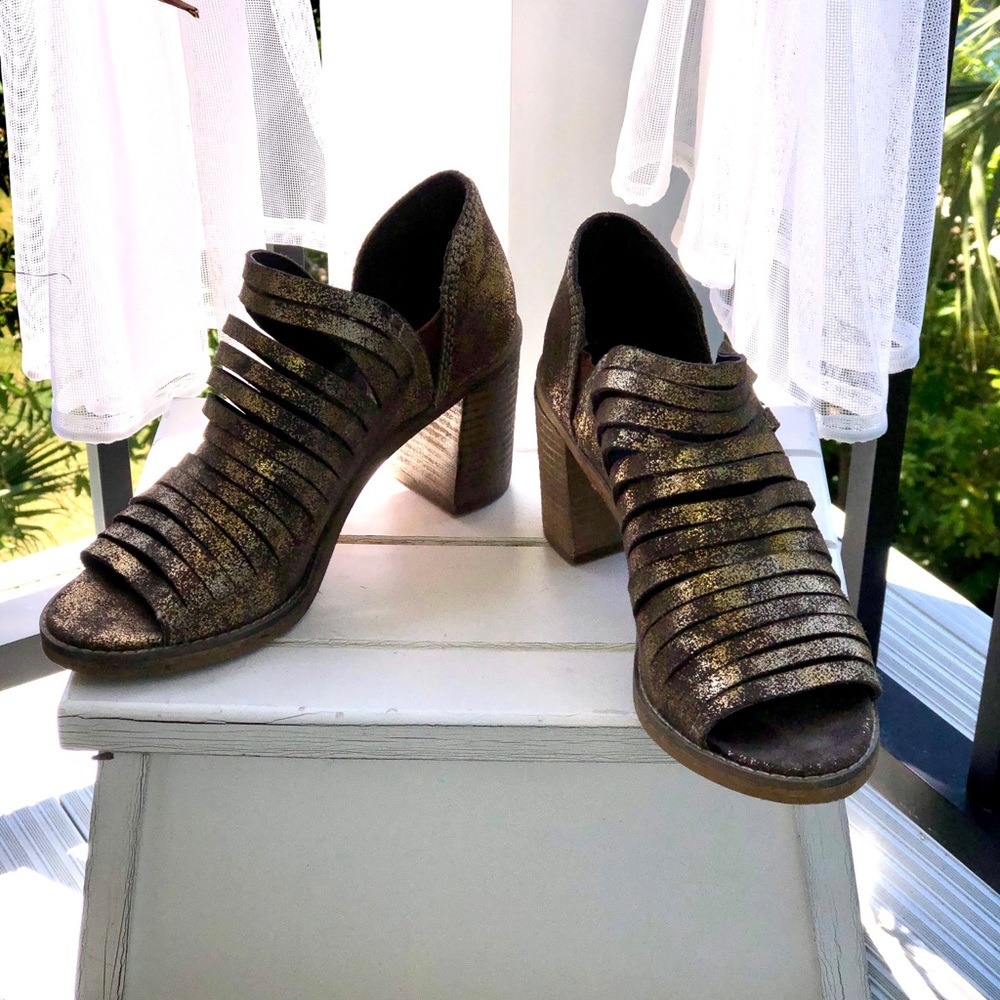 Women’s Shoes